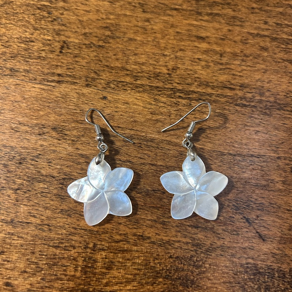 Elegant Silver Flower Earrings
